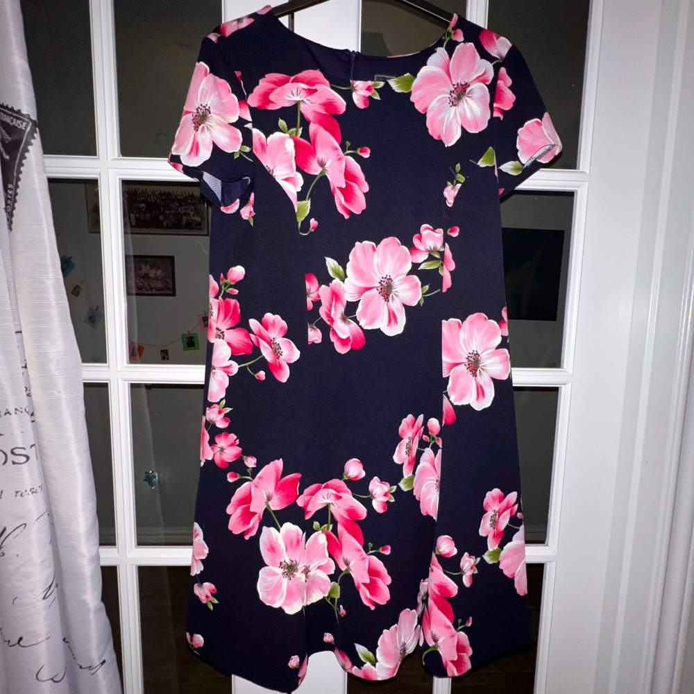 🟢 Navy Floral Dress